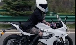 爆料百万机车女网红视频,速度与激情下的独特魅力