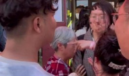 插队女子邻居爆料视频,现场视频揭露惊人真相