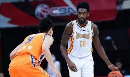 方俊爆料外援洗脚视频,揭秘足球圈背后的真实生活