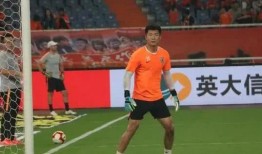 方俊爆料外援洗脚视频,揭秘足球圈背后的真实生活